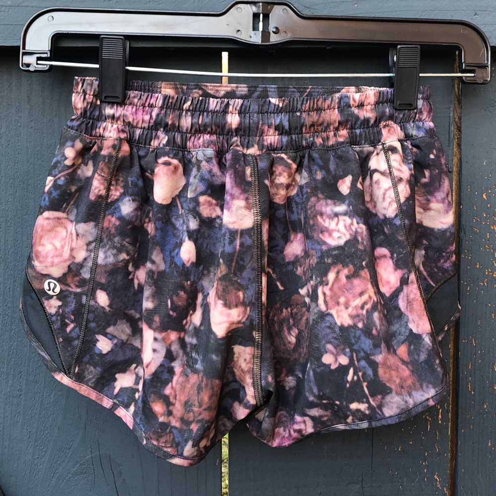 Lulu lemon hotty hot shorts